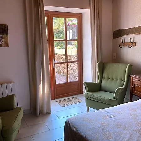 Alojamento de Acomodação e Pequeno-almoço Le Bois Du Four 3*